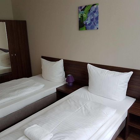 Hotel Pension Eberty Berlijn Buitenkant foto