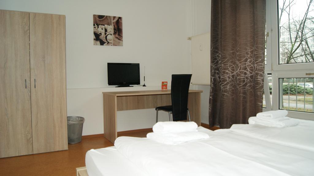 Hotel Pension Eberty Berlijn Buitenkant foto