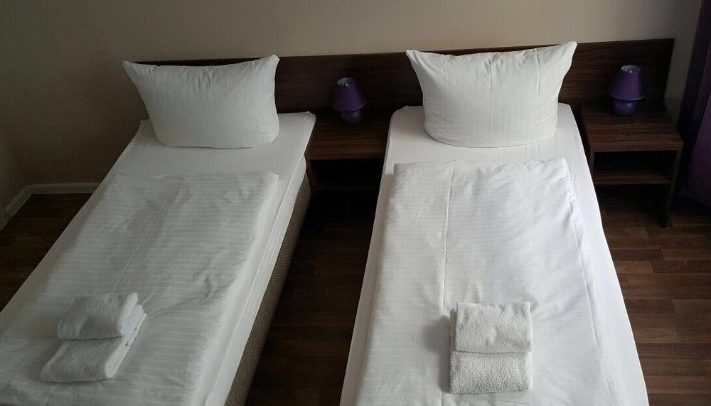 Hotel Pension Eberty Berlijn Buitenkant foto